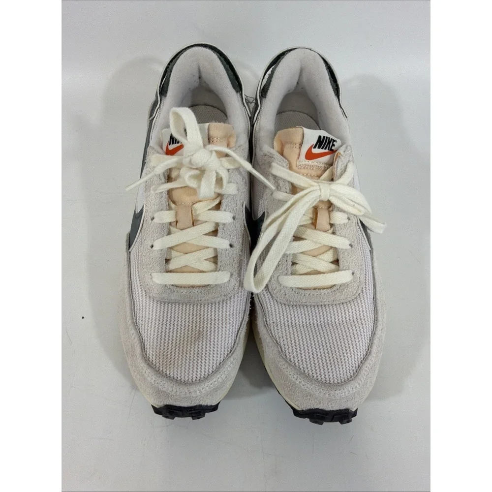 Nike product pair